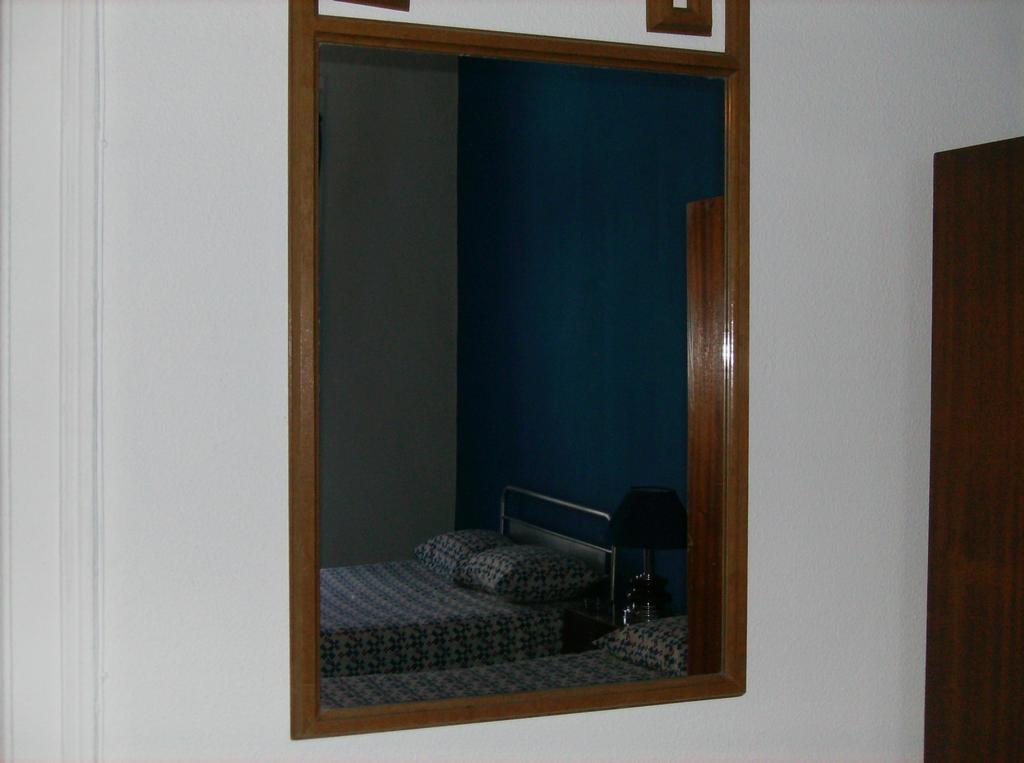 Dias E Dominguez Hostel *